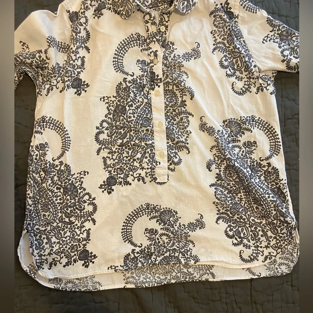 Woman’s Small Softened Loft long sleeved shirt - Picture 2 of 6